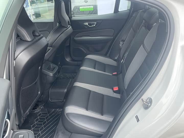 Volvo S60 2025 2025款 B5 智雅运动版