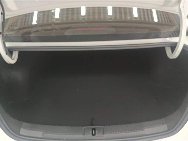 Фото 4 - Roewe i5