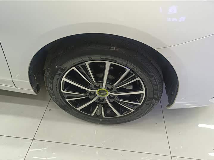 Фото 6 - Roewe i5