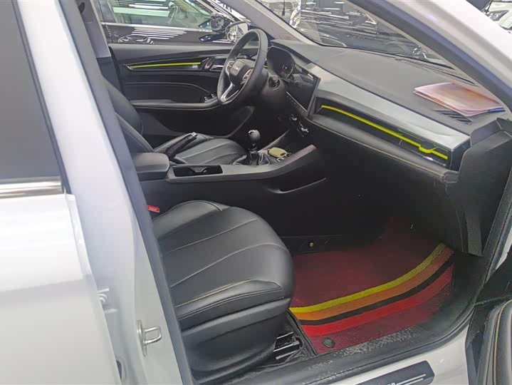 Фото 8 - Roewe i5