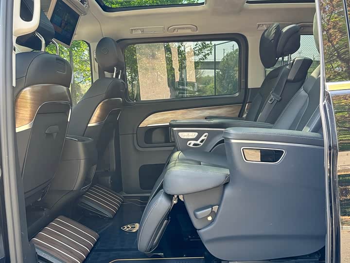 Mercedes-Benz V-Class 2022 2022款 V 260 L 长轴距豪华版