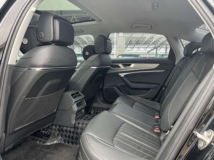 Фото 9 - Audi A6L