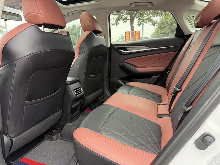 Фото 7 - Changan Eado Plus
