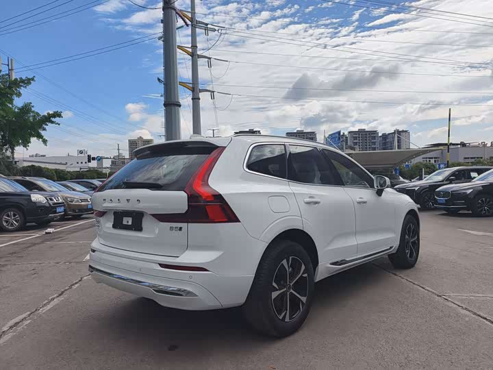 Volvo XC60 2026 2026款 B5 四驱智逸豪华版