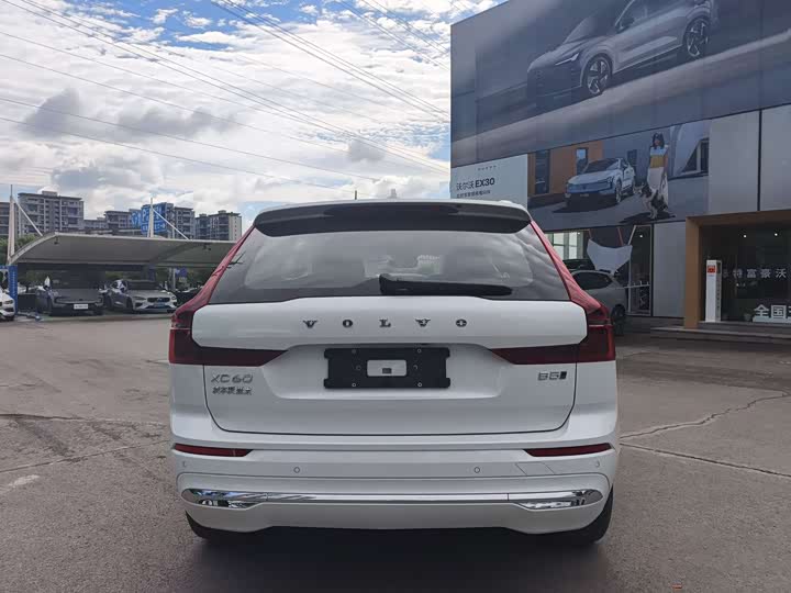 Volvo XC60 2026 2026款 B5 四驱智逸豪华版