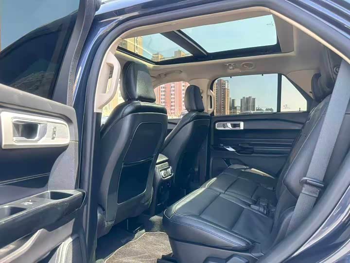Фото 5 - Ford Explorer