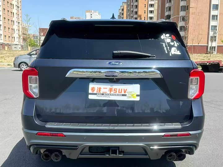 Фото 9 - Ford Explorer
