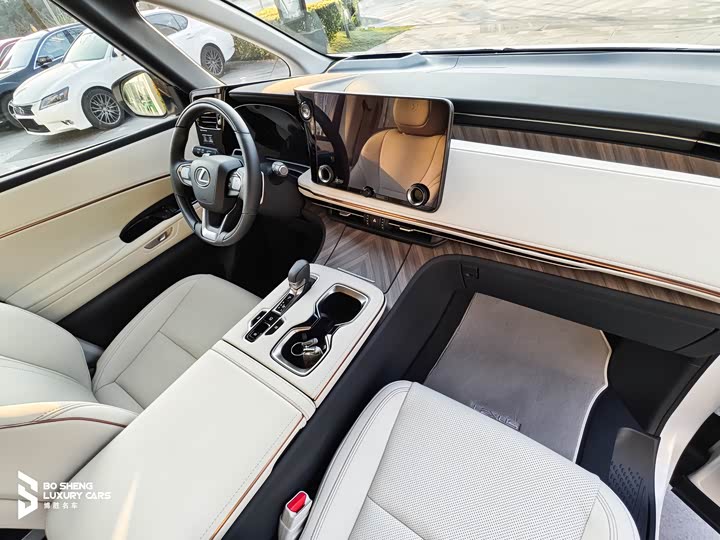 Lexus LM 2025 2025款 350h 七座隽雅版