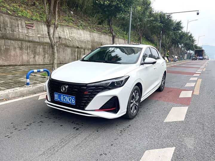 Фото 1 - Changan Eado Plus