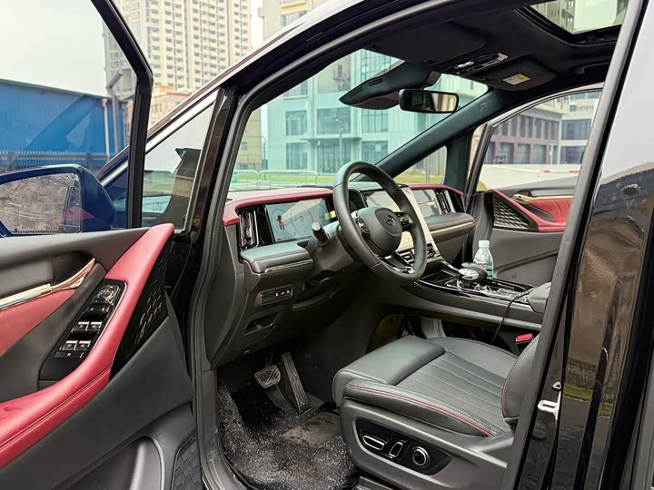 GAC Trumpchi M8 2025 2025款 宗师系列 超级混动版