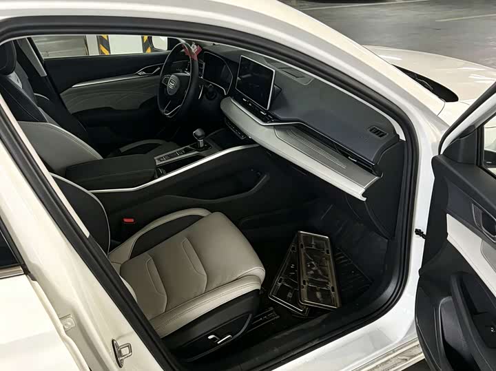 Фото 6 - Geely Preface