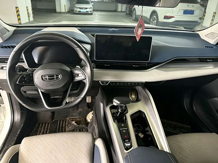 Фото 7 - Geely Preface