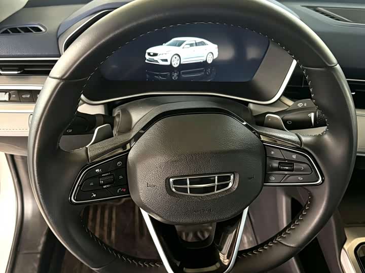 Фото 8 - Geely Preface