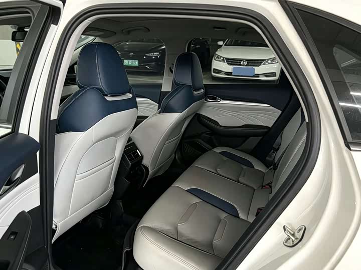 Фото 9 - Geely Preface