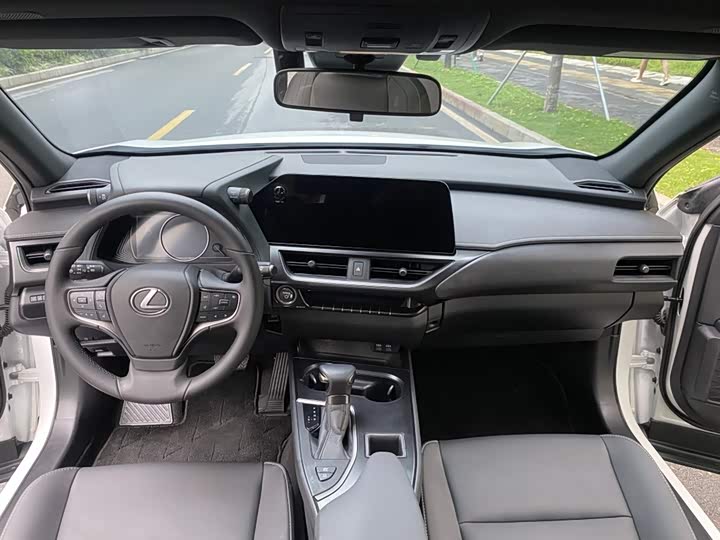 Lexus UX 2022 2022款 260h 探·趣版
