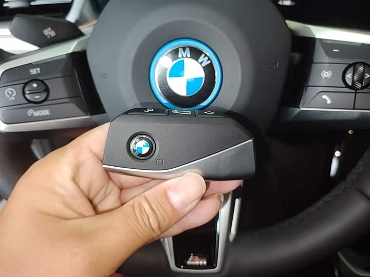 Zdjęcie 9 - BMW iX1
