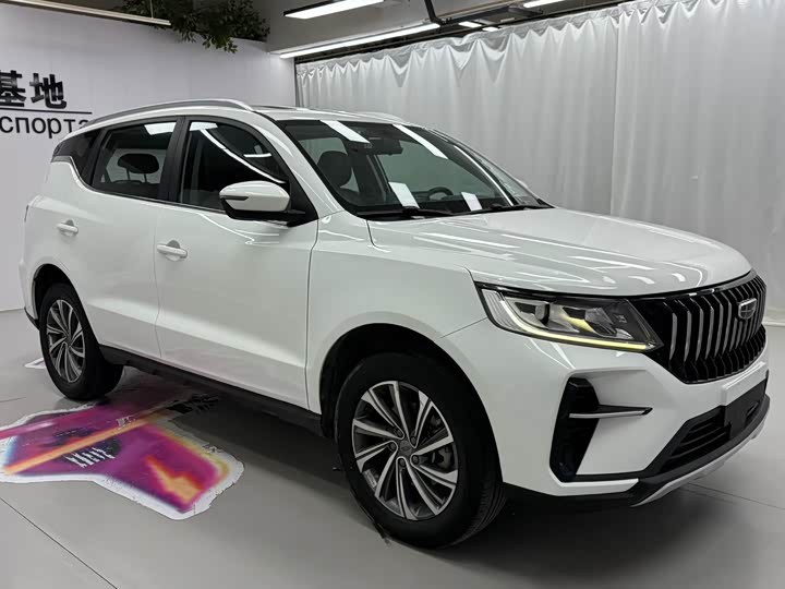 Фото 3 - Geely Vision X6