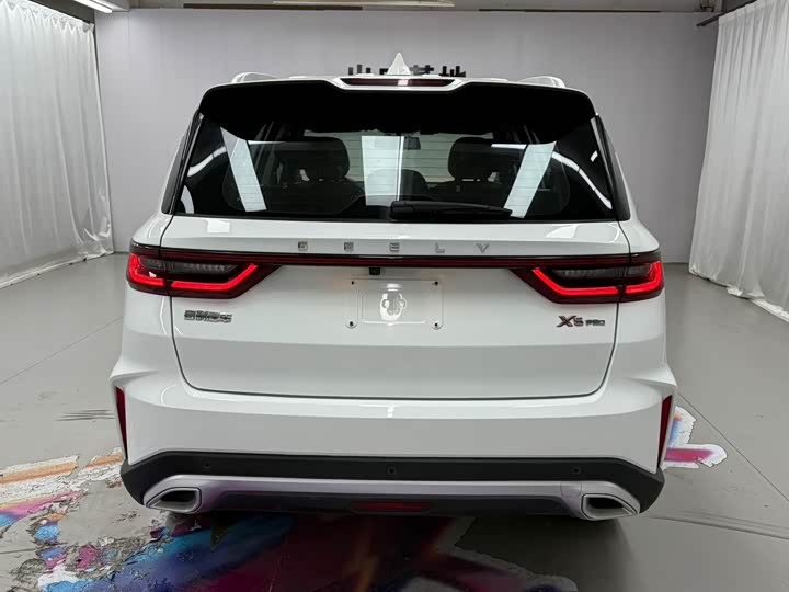 Фото 5 - Geely Vision X6