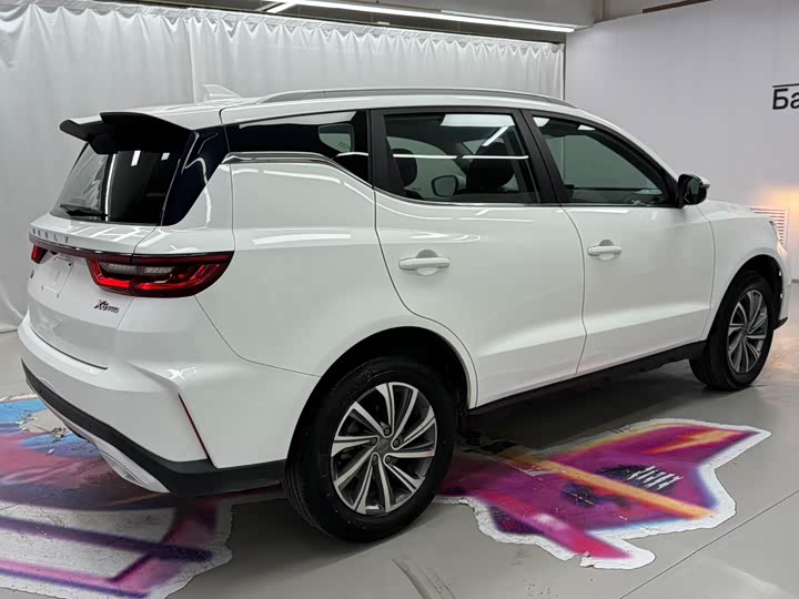 Фото 6 - Geely Vision X6