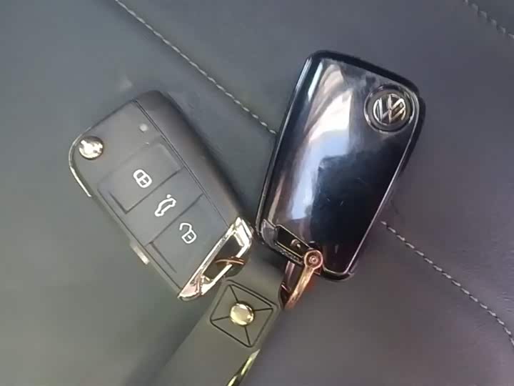 Volkswagen Tharu 2025 2025款 新锐 300TSI 锐享版