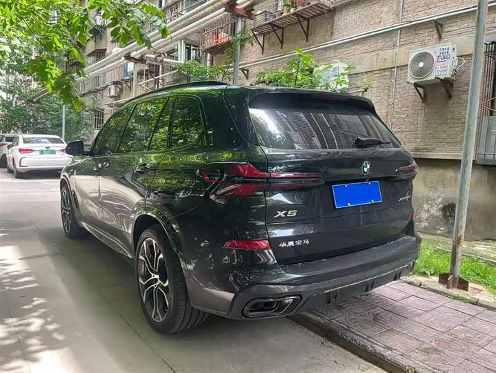 BMW X5 2026 2026款 改款 xDrive 40Li M运动曜夜套装