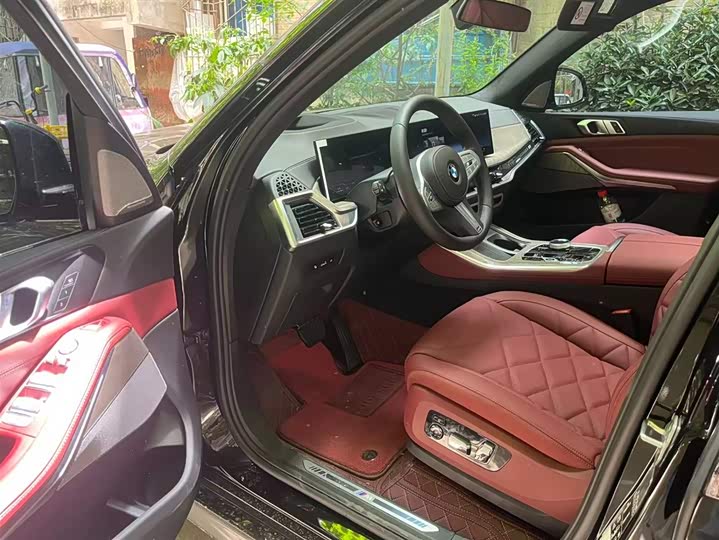 BMW X5 2026 2026款 改款 xDrive 40Li M运动曜夜套装