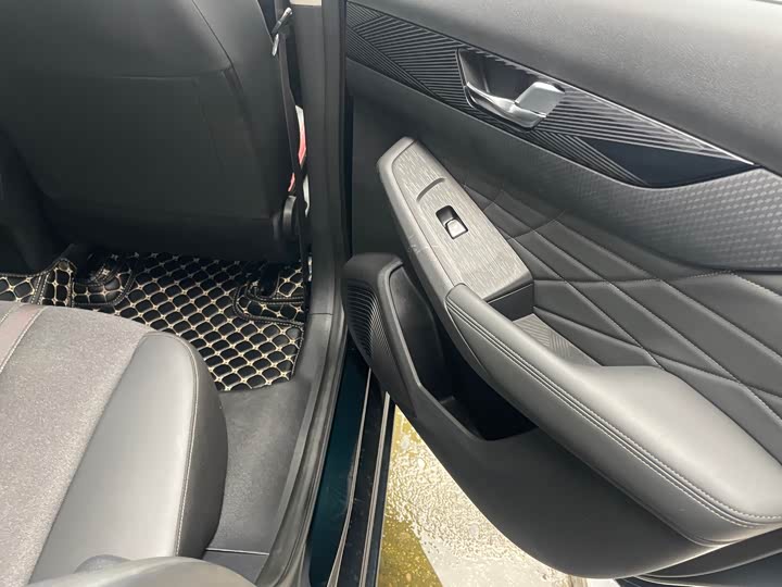Dongfeng Aeolus Yixuan Max 2023 2023款 1.5T 超凡萌爸版