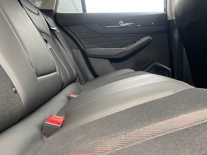 Dongfeng Aeolus Yixuan Max 2023 2023款 1.5T 超凡萌爸版