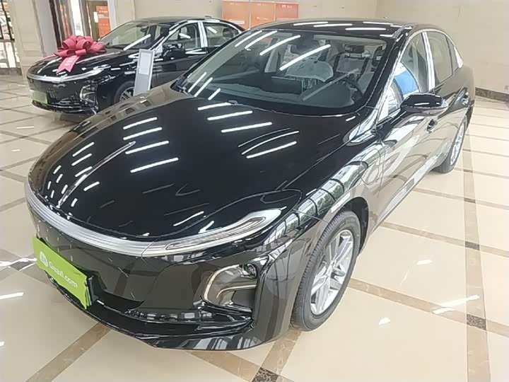 2025 Hongqi E-QM5
