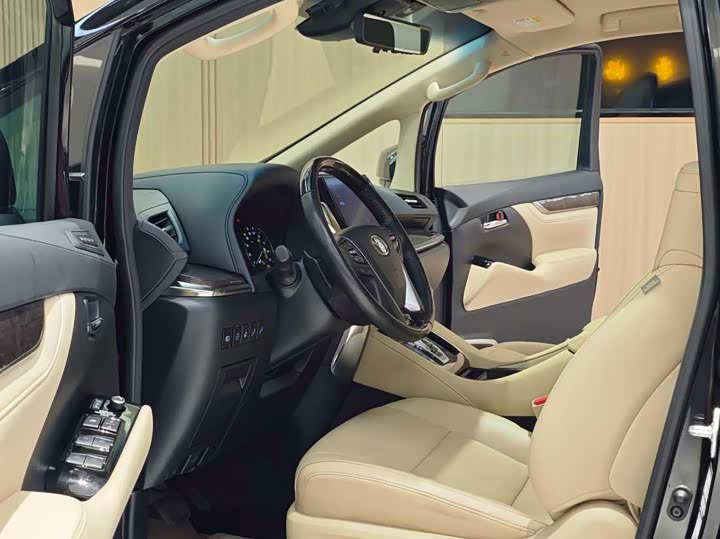 Toyota Alphard 2021 2021款 双擎 2.5L 尊贵版