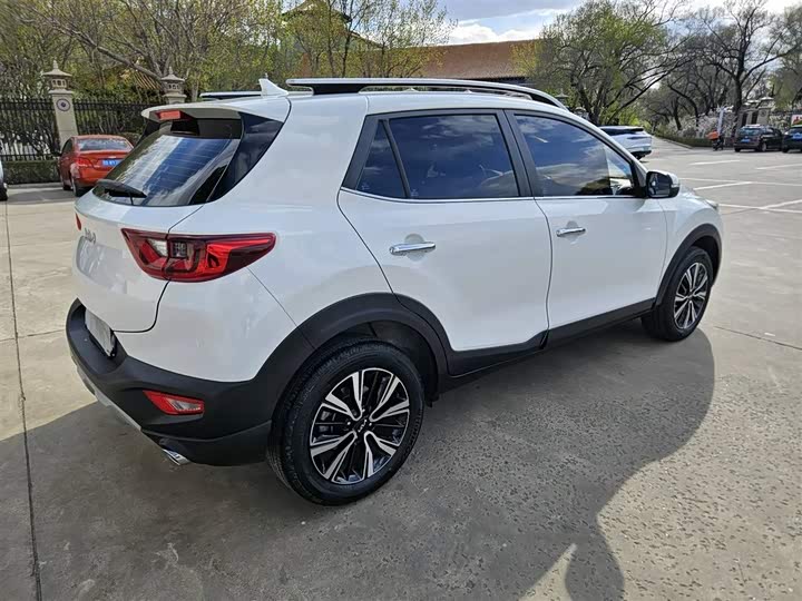 Kia KX1 2021 2021款 1.4L CVT趣享版
