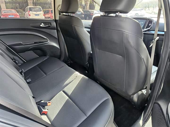 Kia KX1 2021 2021款 1.4L CVT趣享版