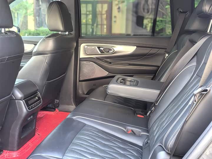 GAC Trumpchi GS8 2024 2024款 领航系列 2.0TGDI 四驱豪华智联版 7座