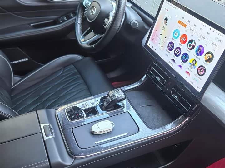 GAC Trumpchi GS8 2024 2024款 领航系列 2.0TGDI 四驱豪华智联版 7座