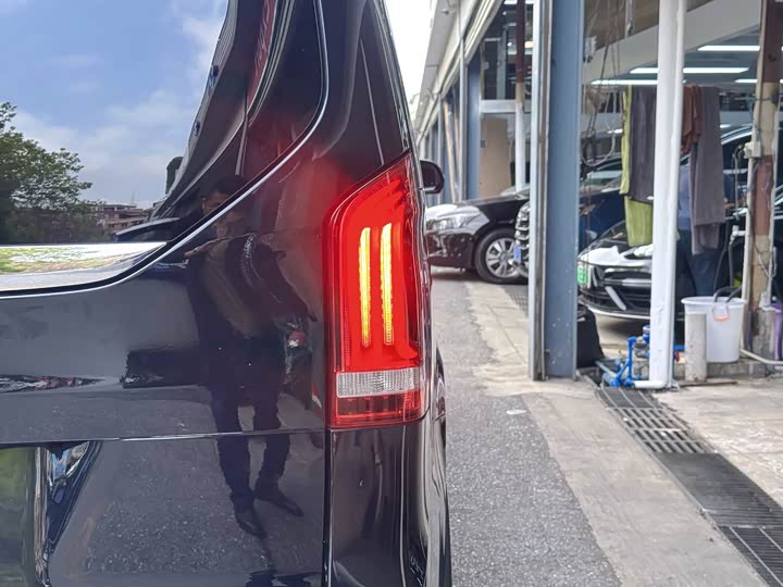 Mercedes-Benz V-Class 2021 2021款 V 260 L 长轴距豪华版