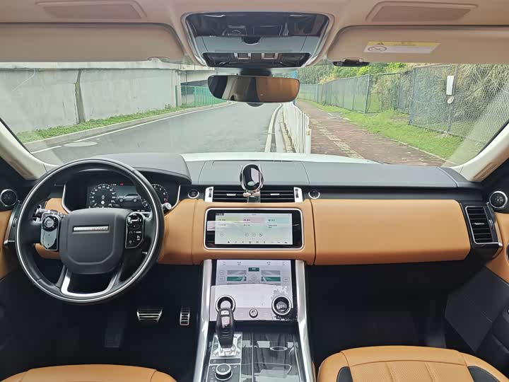 صورة 9 - Land Rover Range Rover Sport