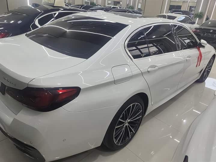 Фото 3 - BMW 5 Series