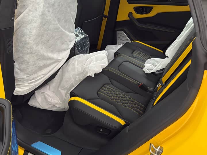 2025 Lamborghini Urus SE