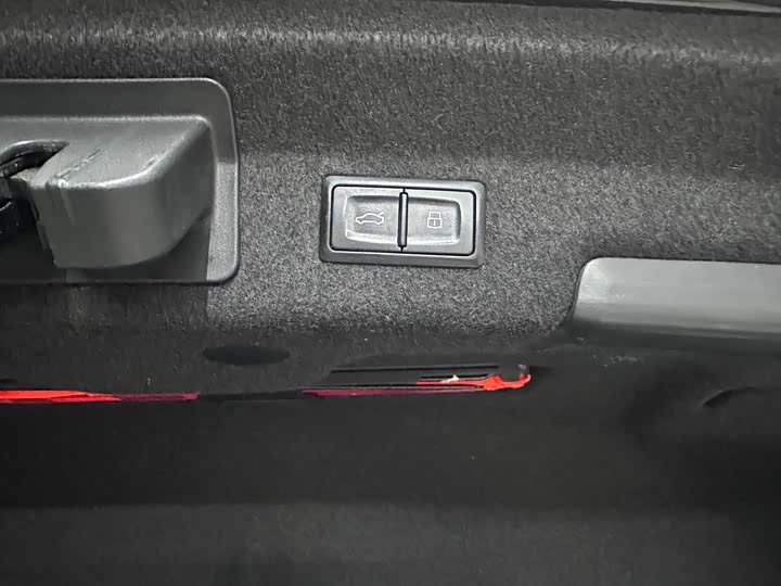 Фото 8 - Audi A6L