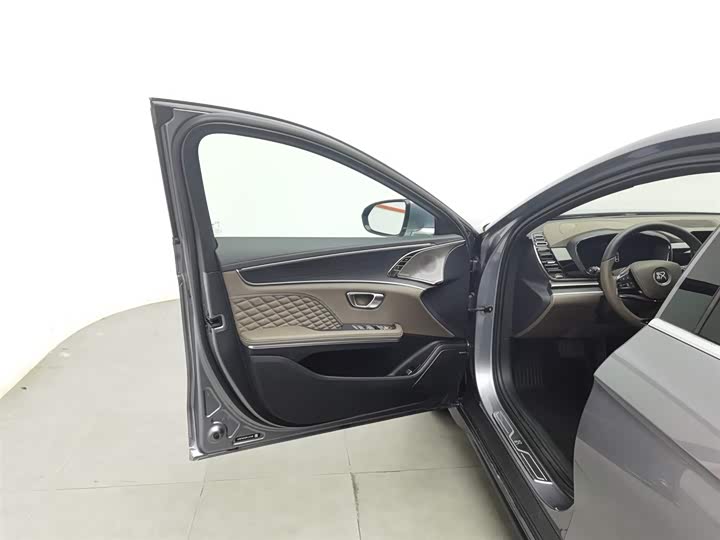 Фото 8 - BYD Han