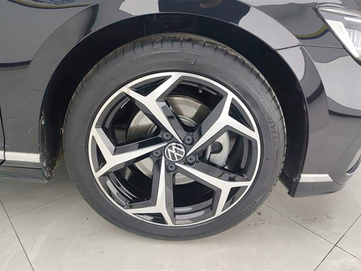 Фото 6 - Volkswagen Magotan