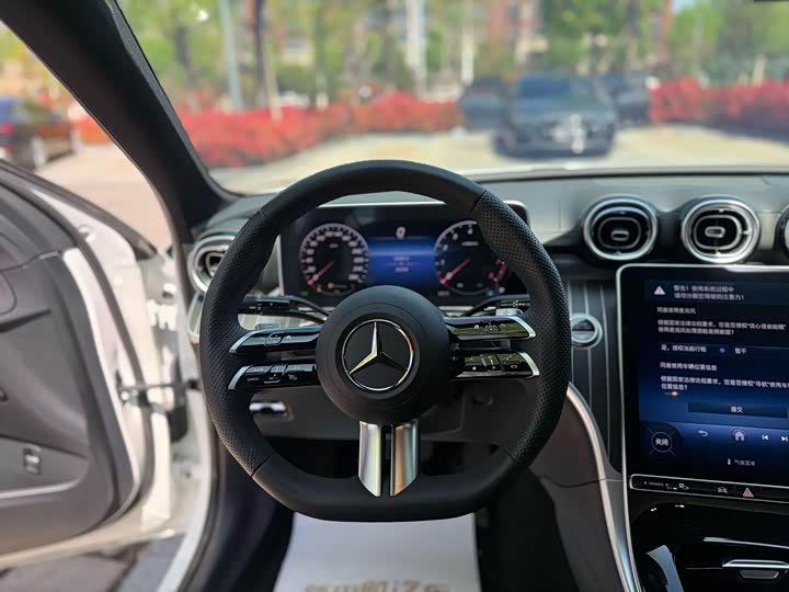 Zdjęcie 8 - Mercedes-Benz C-Class