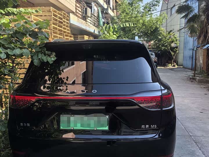 Aito M9 2025 2025款 增程 Ultra版 52kWh 5座版 (192线激光雷达）