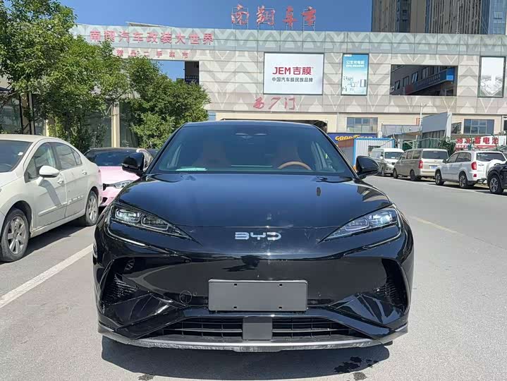Фото 2 - BYD Sea Lion 07 EV