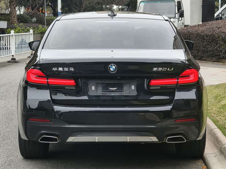 Zdjęcie 6 - BMW 5 Series