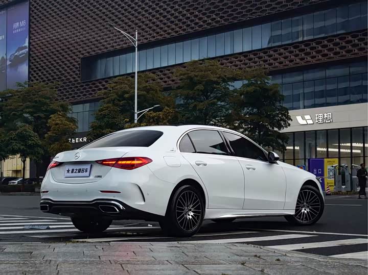 Фото 4 - Mercedes-Benz C-Class