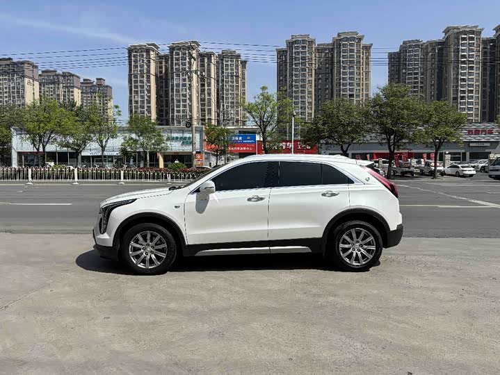 Фото 2 - Cadillac XT4