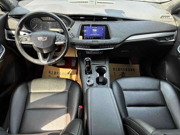Фото 4 - Cadillac XT4