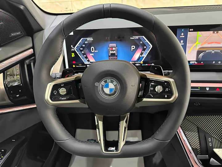 BMW X3 2026 2026款 xDrive30L 尊享型 M运动曜夜套装