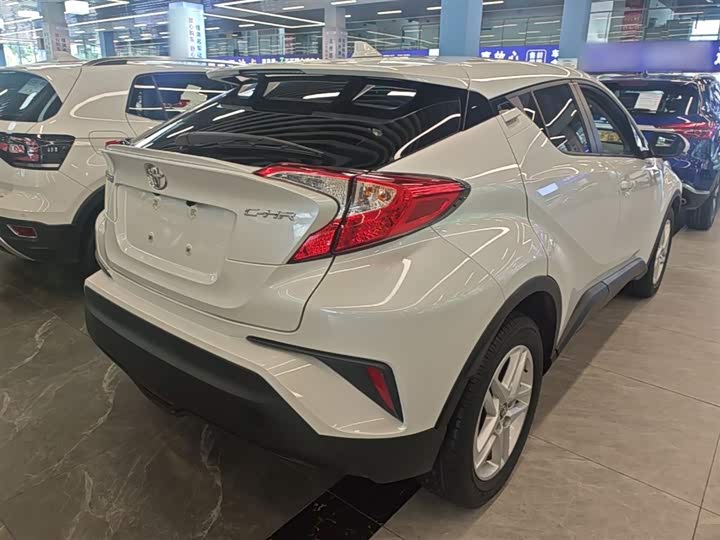 Toyota C-HR 2022 2022款 2.0L 领先版